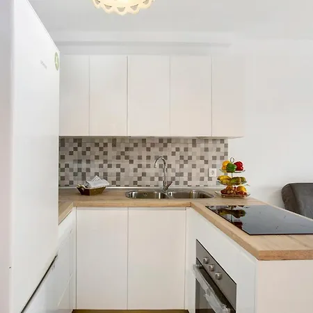 Bellavista Apartment *